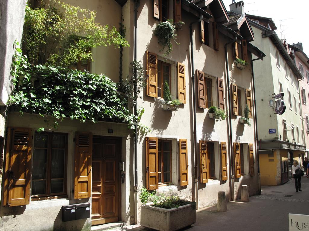 Lofts And Lakes 안시 외부 사진